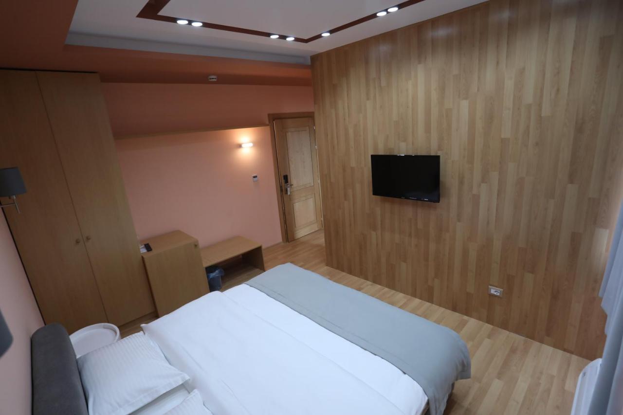 Hotel Elite Pogradec Exterior foto